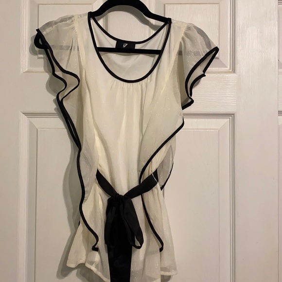Flowy Top - Picture 1 of 3
